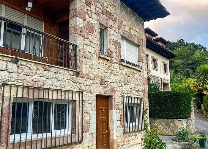 Pensión El Campanu 3*